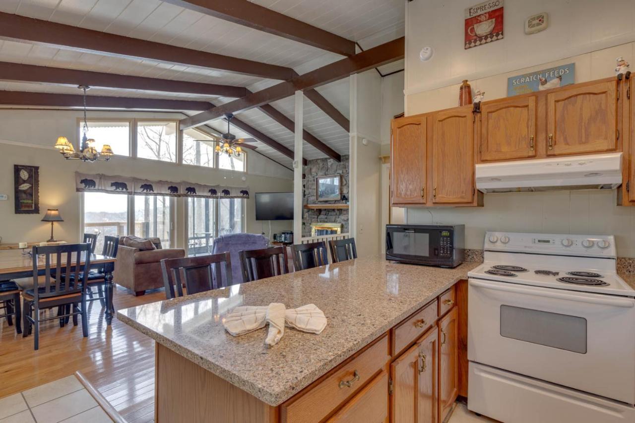 Bear View Chalet, 3 Bedroom, Pool, Pets, Arcades, Wifi, Hot Tub, Sleeps 12 Гатлінбург Екстер'єр фото