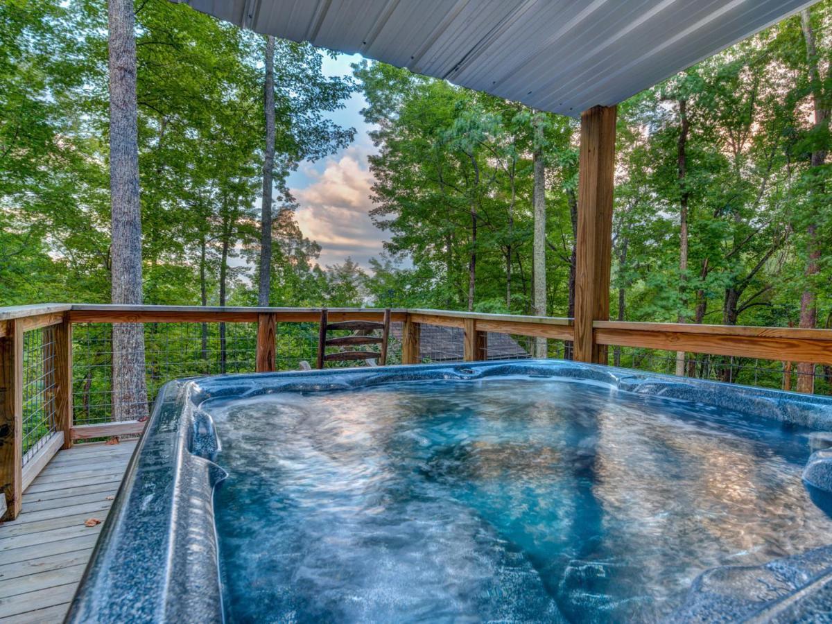 Bear View Chalet, 3 Bedroom, Pool, Pets, Arcades, Wifi, Hot Tub, Sleeps 12 Гатлінбург Екстер'єр фото